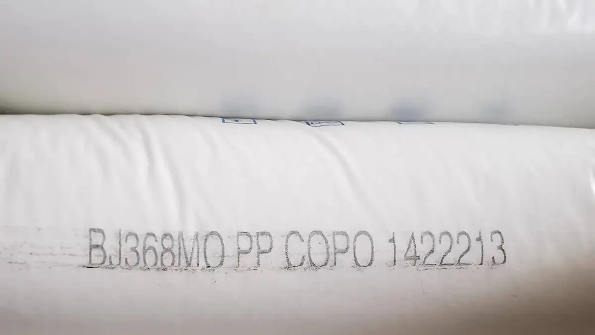 Close-up of the side number of Brouge packaging PP brand BJ368MO