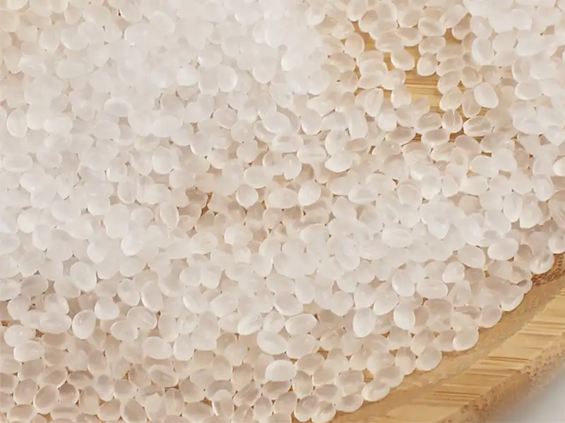 Cylindrical, granular polypropylene (PP) pellets