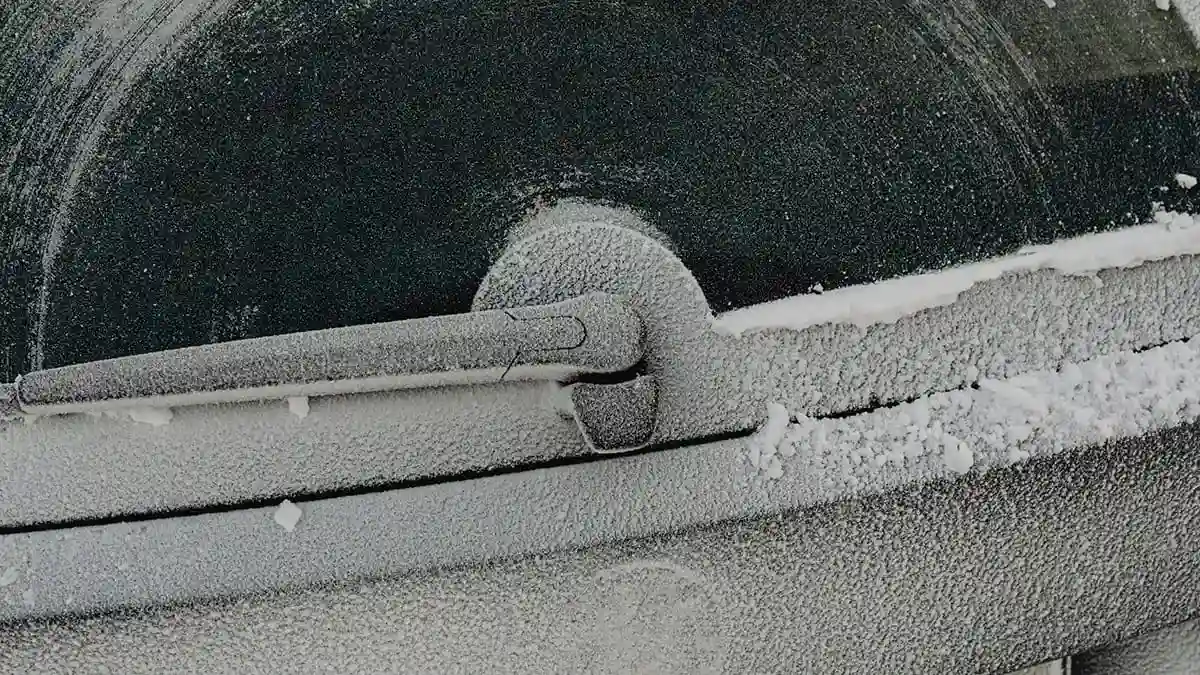 Linkage joints and slide guides feature durable POM components for smooth, low-friction performance in cold conditions.